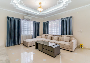 5 Bedroom Villa For Rent - BKK1, Phnom Penh thumbnail