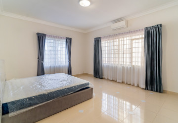 5 Bedroom Villa For Rent - BKK1, Phnom Penh thumbnail