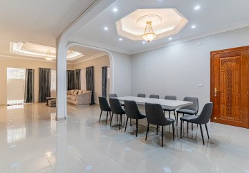 5 Bedroom Villa For Rent - BKK1, Phnom Penh thumbnail