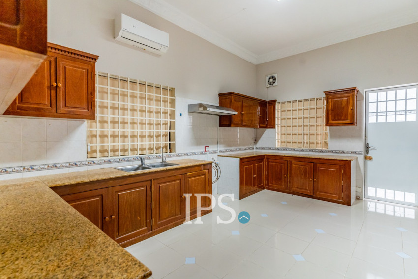 5 Bedroom Villa For Rent - BKK1, Phnom Penh
