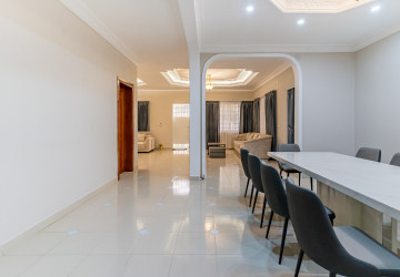 5 Bedroom Villa For Rent - BKK1, Phnom Penh thumbnail