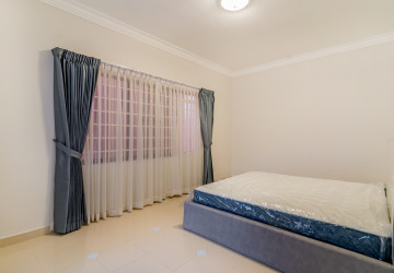 5 Bedroom Villa For Rent - BKK1, Phnom Penh thumbnail