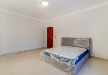 5 Bedroom Villa For Rent - BKK1, Phnom Penh thumbnail
