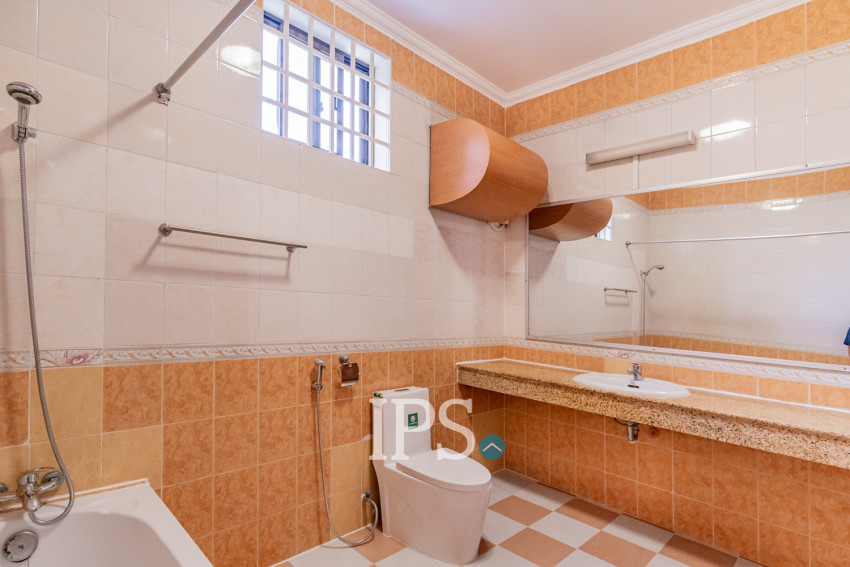 5 Bedroom Villa For Rent - BKK1, Phnom Penh