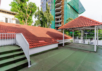 5 Bedroom Villa For Rent - BKK1, Phnom Penh thumbnail