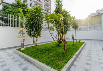 5 Bedroom Villa For Rent - BKK1, Phnom Penh thumbnail