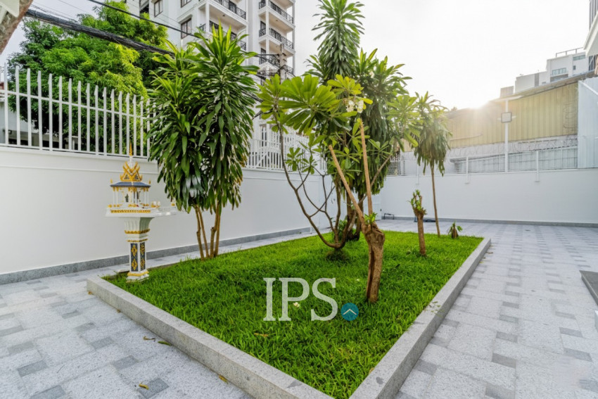 5 Bedroom Villa For Rent - BKK1, Phnom Penh