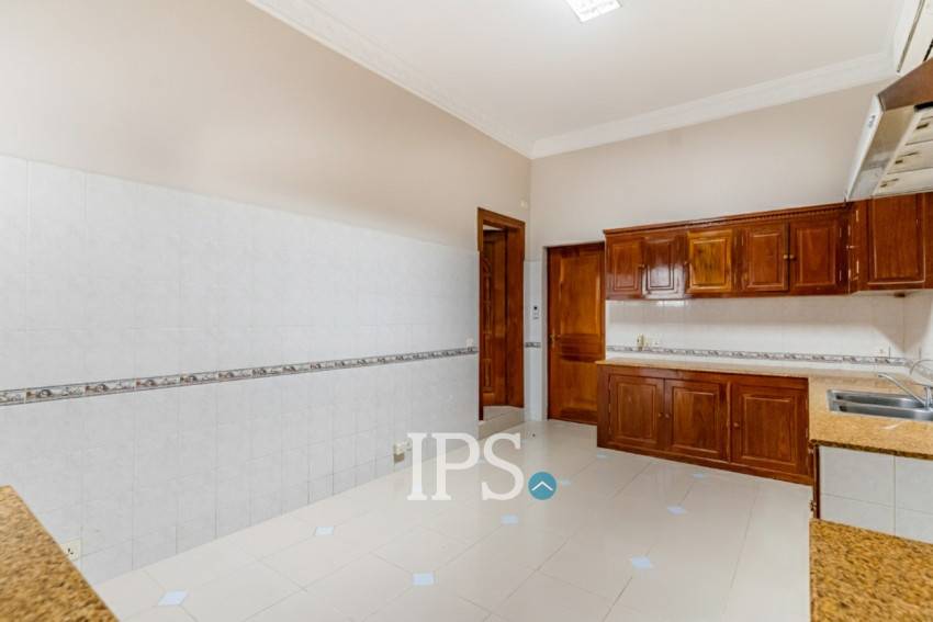 5 Bedroom Villa For Rent - BKK1, Phnom Penh