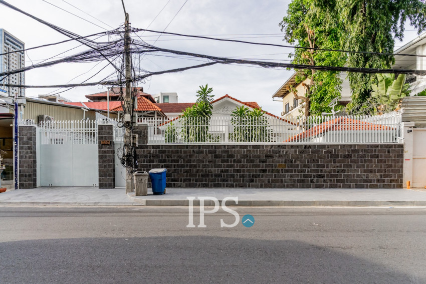 5 Bedroom Villa For Rent - BKK1, Phnom Penh