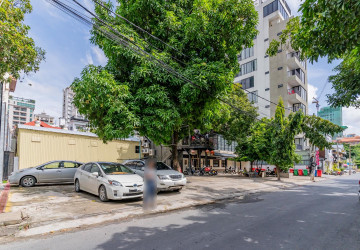 1,012 Sqm Land For Sale - BKK1, Phnom Penh thumbnail