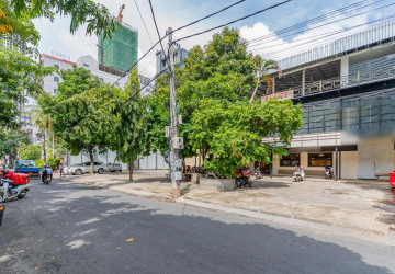 1,012 Sqm Land For Sale - BKK1, Phnom Penh thumbnail