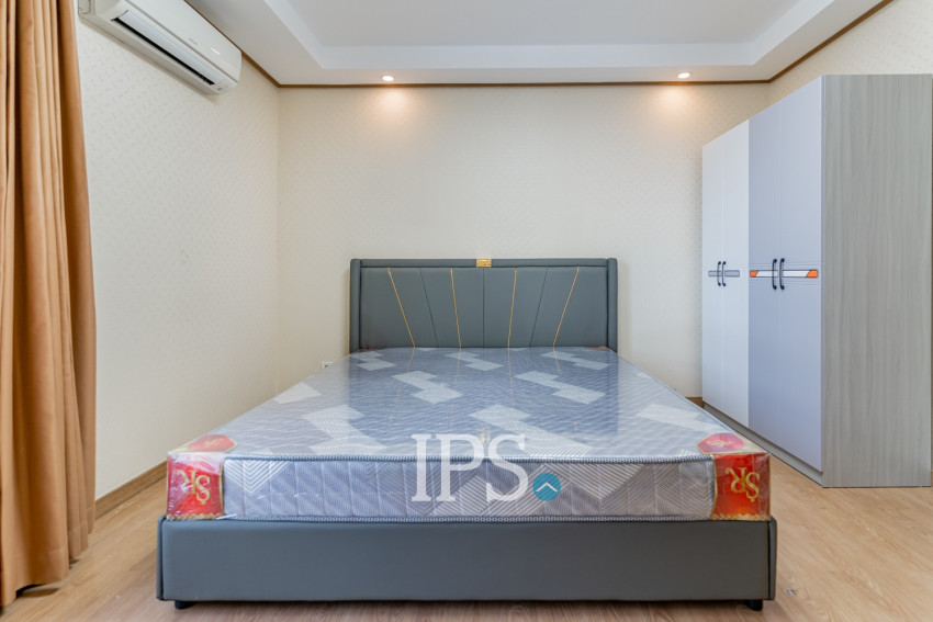 2 Bedroom Condo For Rent - De Castle Royal, BKK1, Phnom Penh