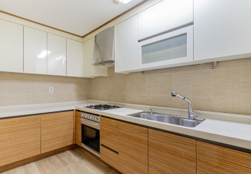 2 Bedroom Condo For Rent - De Castle Royal, BKK1, Phnom Penh thumbnail