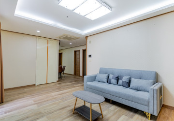 2 Bedroom Condo For Rent - De Castle Royal, BKK1, Phnom Penh thumbnail