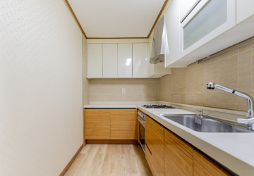 2 Bedroom Condo For Rent - De Castle Royal, BKK1, Phnom Penh thumbnail