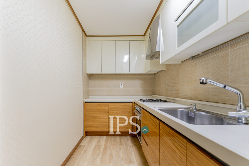 2 Bedroom Condo For Rent - De Castle Royal, BKK1, Phnom Penh