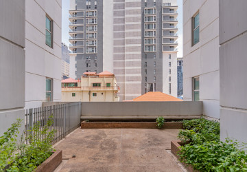 2 Bedroom Condo For Rent - De Castle Royal, BKK1, Phnom Penh thumbnail