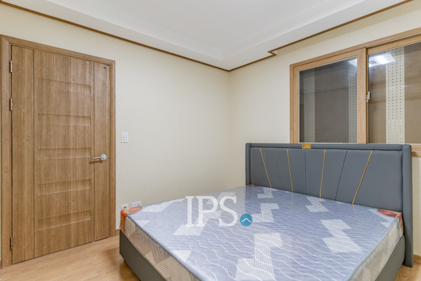 2 Bedroom Condo For Rent - De Castle Royal, BKK1, Phnom Penh