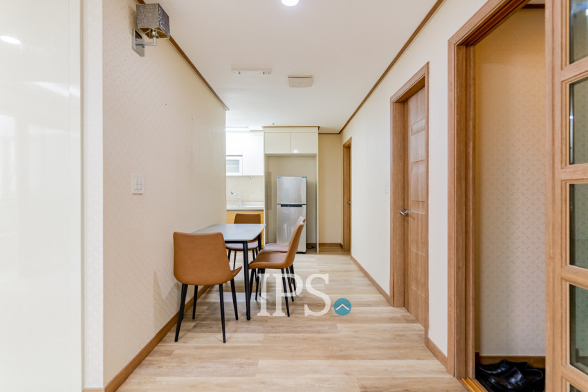 2 Bedroom Condo For Rent - De Castle Royal, BKK1, Phnom Penh