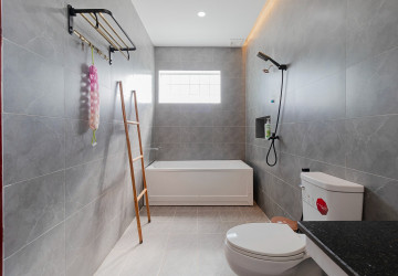 4 Bedroom House For Rent - Svay Dangkum, Siem Reap thumbnail