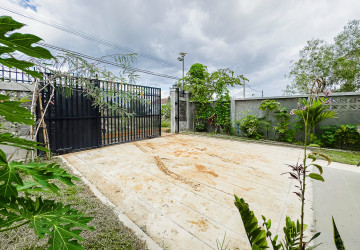 4 Bedroom House For Rent - Svay Dangkum, Siem Reap thumbnail