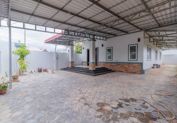3 Bedroom House For Rent - Slor Kram, Siem Reap thumbnail