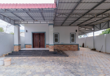 3 Bedroom House For Rent - Slor Kram, Siem Reap thumbnail