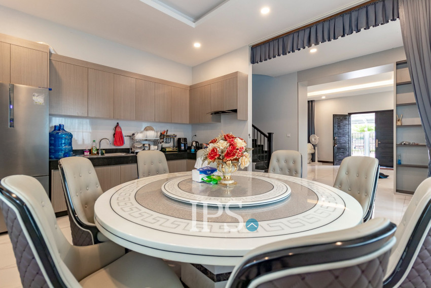 4 Bedroom Villa For Sale - Borey Tourism, Kandaek, Siem Reap