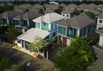 4 Bedroom Villa For Sale - Borey Tourism, Kandaek, Siem Reap thumbnail