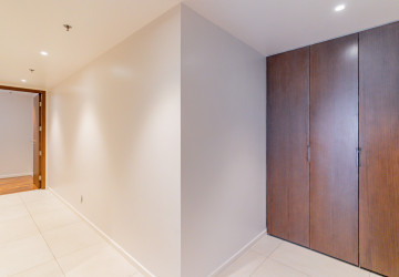 2 Bedroom Serviced Apartment For Rent - Chakto Mukh, Phnom Penh thumbnail