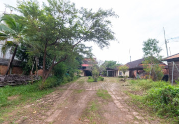 3,500 Sqm Commercial Land For Rent - Sala Kamreuk, Siem Reap thumbnail