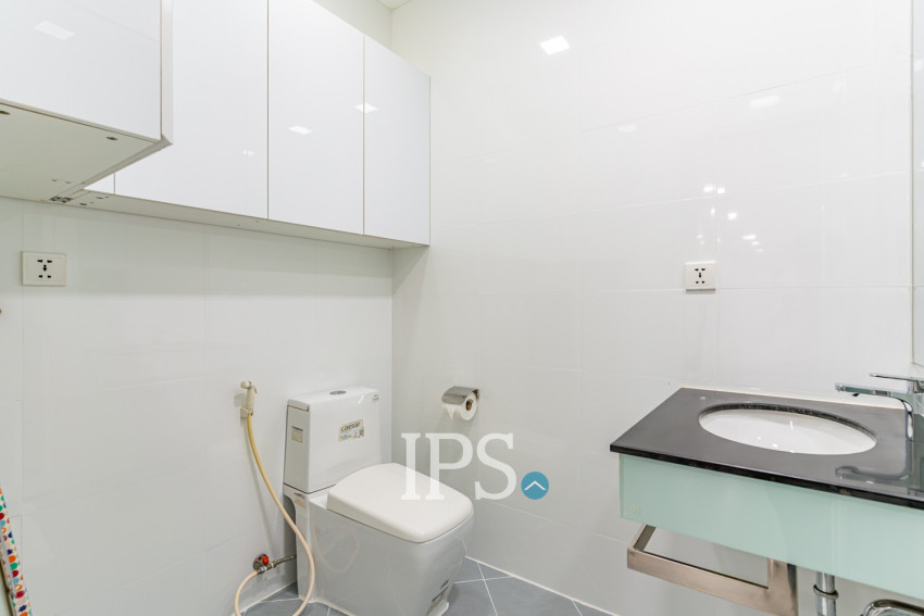 3 Bedroom Serviced Apartment For Rent - BKK1, Phnom Penh