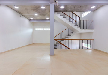 2 Bedroom Shophouse For Rent - Svay Dangkum, Siem Reap thumbnail