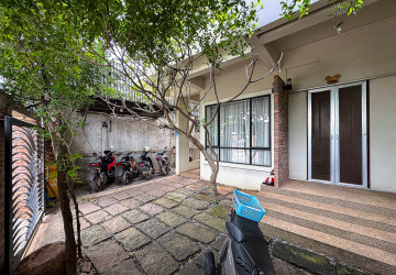 1 Bedroom Apartment For Rent - Sala Kamreuk, Siem Reap thumbnail