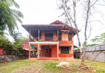 3 Bedroom House For Rent - Kouk Chak, Siem Reap thumbnail