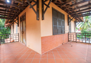 3 Bedroom House For Rent - Kouk Chak, Siem Reap thumbnail
