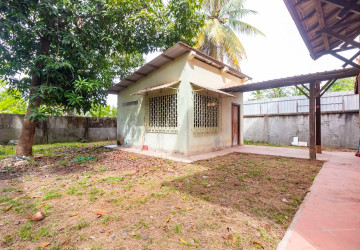 3 Bedroom House For Rent - Kouk Chak, Siem Reap thumbnail