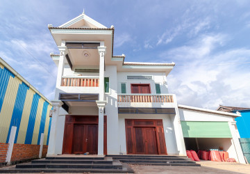3 Bedroom House For Rent - Chreav, Siem Reap thumbnail