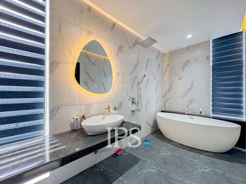 3 Bedroom Villa For Sale - Svay Dangkum, Siem Reap