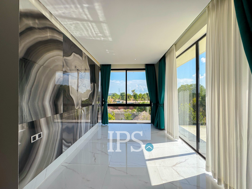 3 Bedroom Villa For Sale - Svay Dangkum, Siem Reap