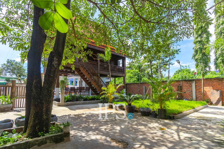 2 Bedroom Wooden House For Rent - Sala Kamreuk, Siem Reap