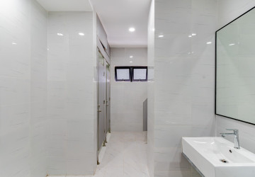 61 Sqm Office Space For Rent - BKK1, Phnom Penh thumbnail