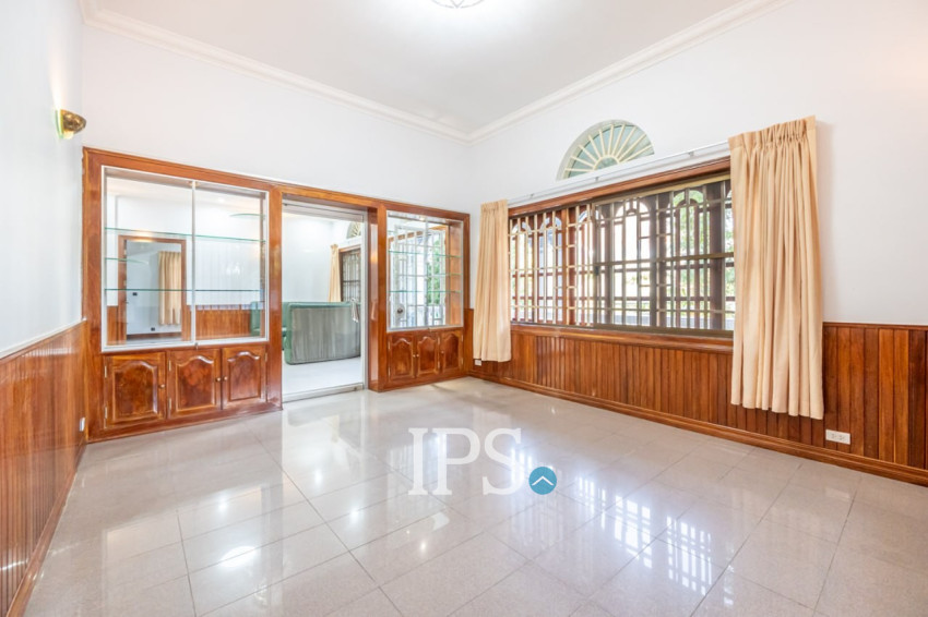 5 Bedroom Commercial Villa For Rent - Tonle Bassac, Phnom Penh