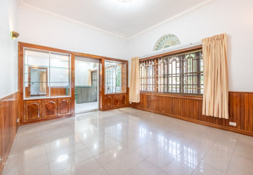 5 Bedroom Commercial Villa For Rent - Tonle Bassac, Phnom Penh thumbnail