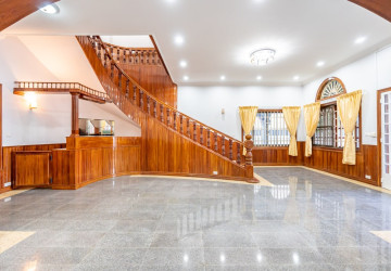 5 Bedroom Commercial Villa For Rent - Tonle Bassac, Phnom Penh thumbnail
