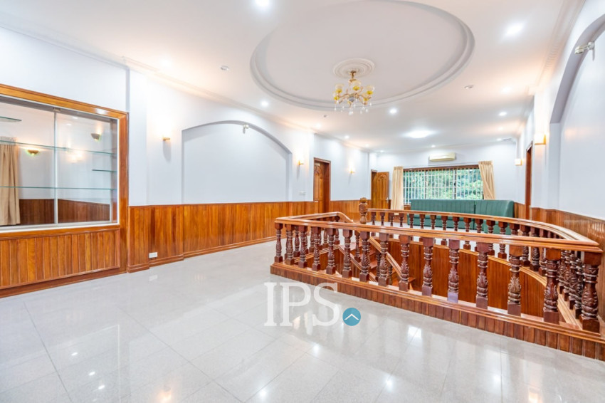 5 Bedroom Commercial Villa For Rent - Tonle Bassac, Phnom Penh