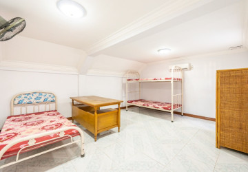 5 Bedroom Commercial Villa For Rent - Tonle Bassac, Phnom Penh thumbnail