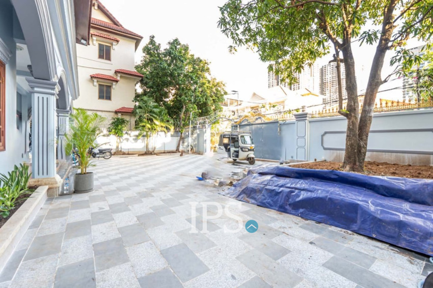5 Bedroom Commercial Villa For Rent - Tonle Bassac, Phnom Penh