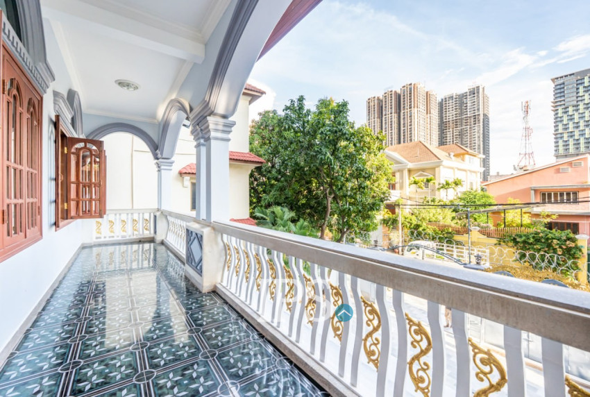 5 Bedroom Commercial Villa For Rent - Tonle Bassac, Phnom Penh