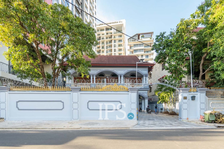 5 Bedroom Commercial Villa For Rent - Tonle Bassac, Phnom Penh